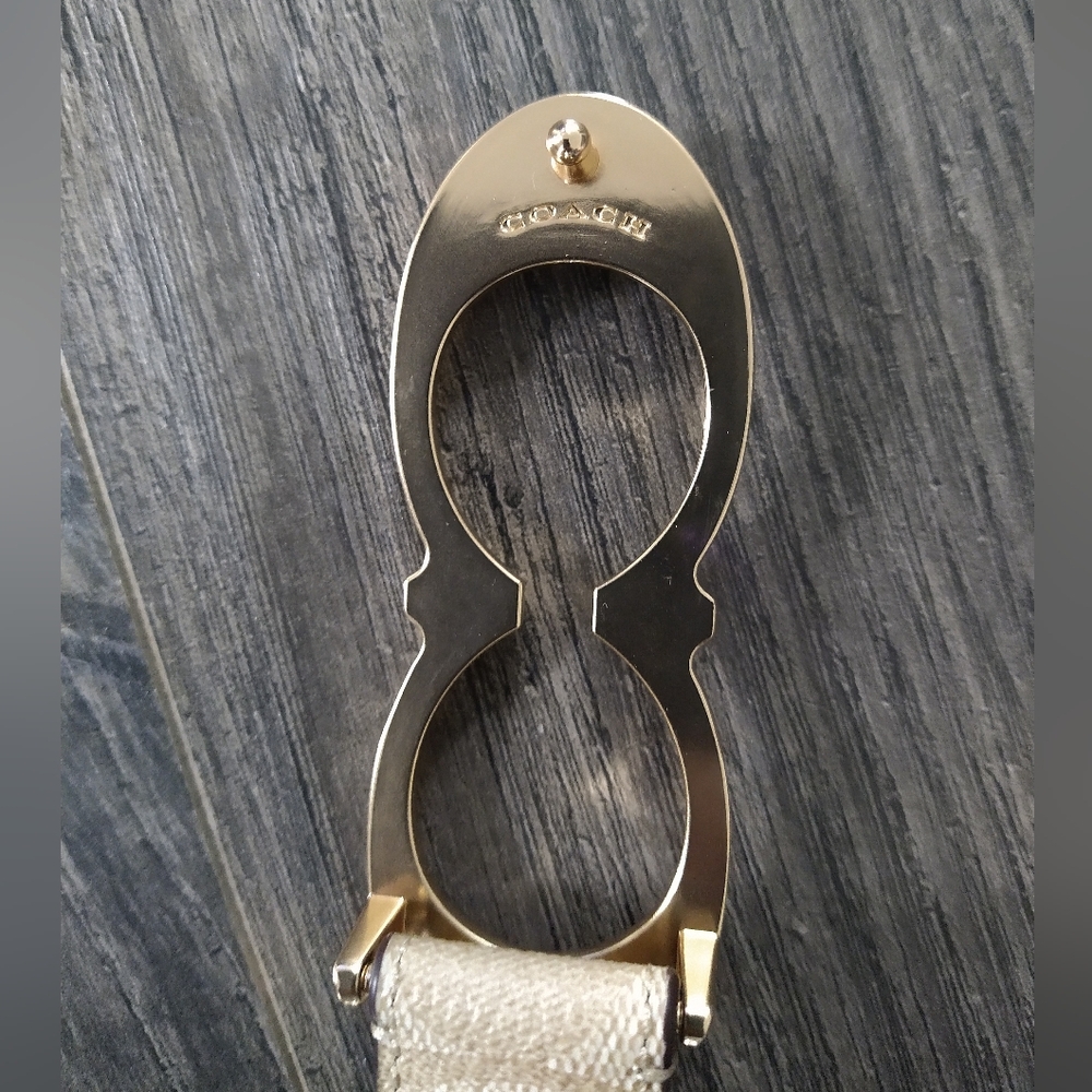 Coach-Elegant Gold and Tan Women's Belt - Picture 4 of 11